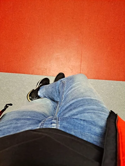 Felixu - #przegryw #pracbaza Chłopek czeka w kolejce w pośredniaku, dziś wyjątkowo ka...