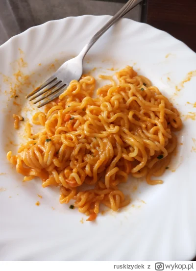 ruskizydek - Niezły ten buldog carbonara
Nie tak ostry i dobry w smaku
#buldak #buldo...