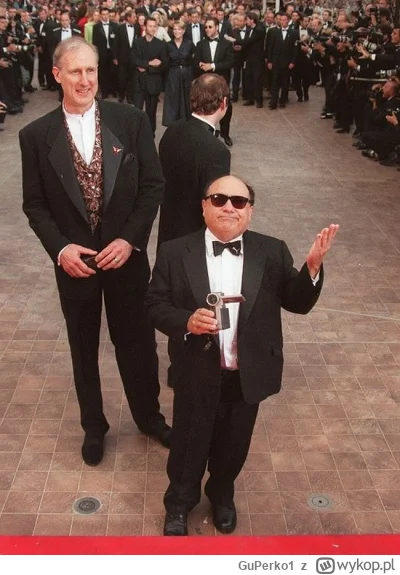 GuPerko1 - Kim jest ten Oskar co o nim piszecie bo ja go widzę tak #przegryw #blackpi...