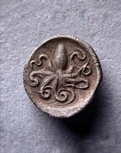 Loskamilos1 - Grecka moneta z ośmiorniczką, okolice V wieku p.n.e.

#monetygreckie #n...