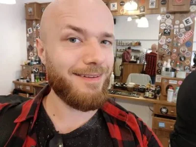 greedy_critic - Dwie ciekawostki:
1 - Drwal mówi że „typ wykopał jego fotki sprzed la...