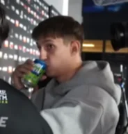 stokrocencjusz1 - #famemma Kiedy przniosą pizze salami i masz flashbacki