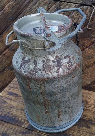 henen - @michalxd21: pierwsze 10lat dorastałem w podobnym domu na wsi bez łazienki, w...