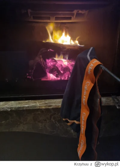 Krzyhuu - Kiedyś by człowiek kulturalnie wyrzucił do śmieci. Teraz niektórzy debile w...