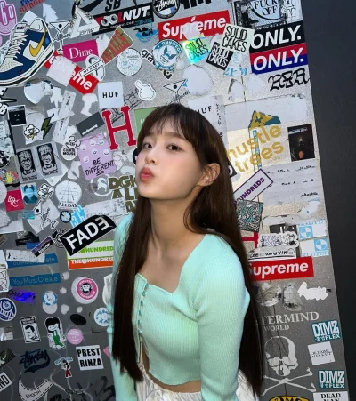 XKHYCCB2dX - #koreanka #chuu #loona