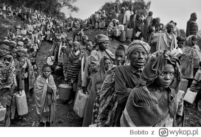 Bobito - #fotografia #afryka #rwanda #kongo

Uchodźcy z Rwandy czekają w kolejce po w...