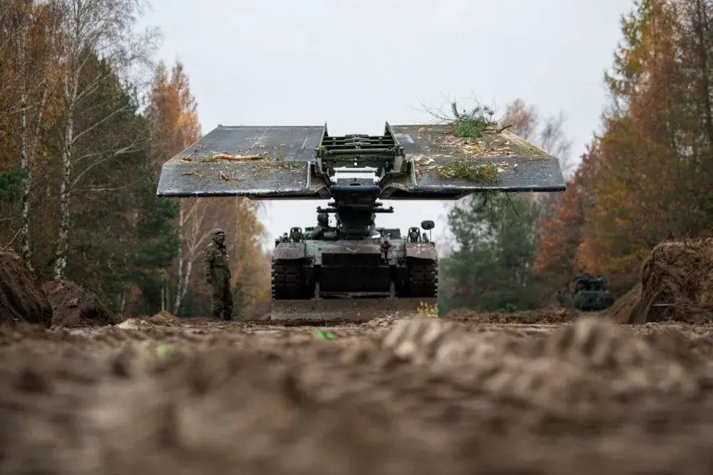 wfyokyga - Czołg mostowy