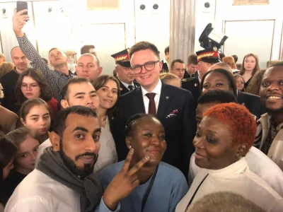 WinstonWolf - @shadow_82: ta, on nie wpuszcza... miej odrobinę godności