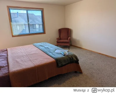 Wutelgi - @Alessandro: waży mniej niż 120 kilo i chociaż pozwoli popatrzeć ( ͡° ͜ʖ ͡°...