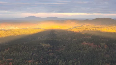 StraznikWiecznosci - Widok na Ślężę i cień Dzikowca, z którego robiłem zdjęcie.

SPOI...