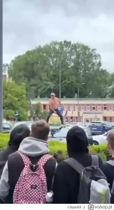 ciapek8 - A tak Kluczborski radny, agituje dla Nawrockiego w mieście xD (w komentarza...