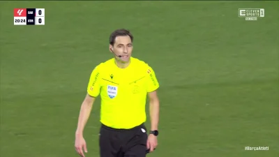 Minieri - Bez karnego dla Barcy po zagraniu ręką. Moim zdaniem prawidłowo, brak czasu...