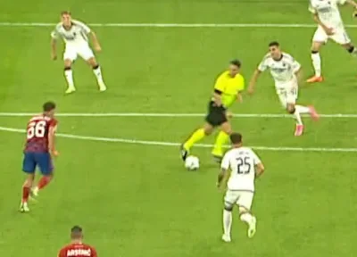 Banderoza - Ten rzułty s------l to 12-sty zawodnik Kopenhagi #mecz