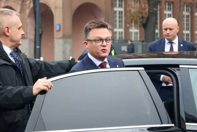 L3stko - Szymon Hołownia gnał limuzyną SOPu na partyjny spęd.

Znalezisko: https://wy...