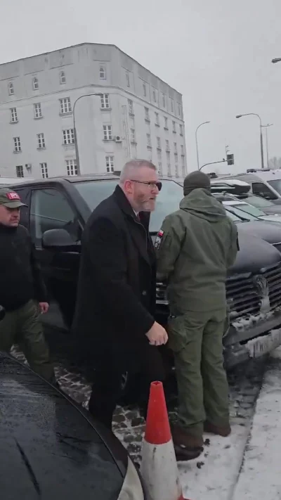 diwanin100 - W koncu bandyterka fajnopolacka wypuscila wiezniow politycznych. Jechac ...