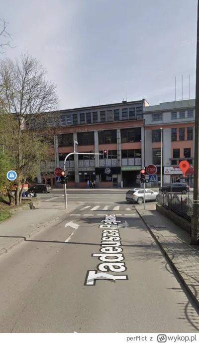 perf1ct - Jak jedziecie w takiej sytuacji chcac skrecic w prawo na zielonej strzalce?...