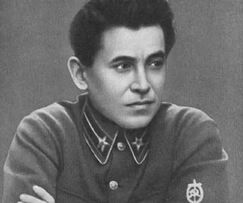 NaByczyHuopSiePryczy - @hibiskusmiumieraa: zawsze można być manletem postrachem obywa...