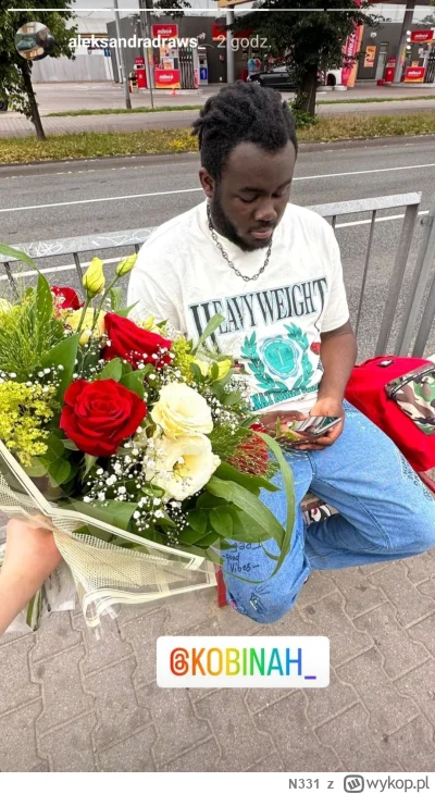 N331 - Czarny, wystarczy że da kwiaty i młoda Julka jego. A na polaka by pewnie nie s...