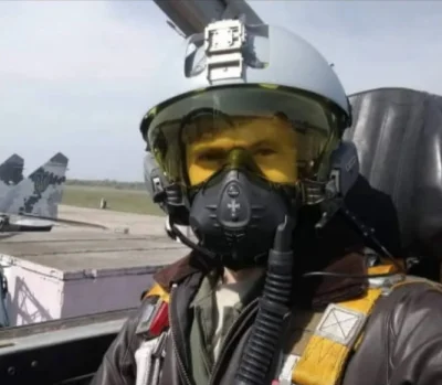 BulgarskiTaboret - @siemawpadajdomejkuchni: chałwa bohaterom.
SPOILER