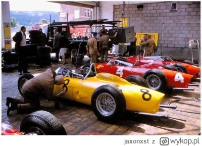 jaxonxst - Garaż Scuderii Ferrari tuż przed rozpoczęciem Grand Prix Belgii 1961 na to...