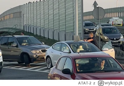 ATAT-2 - > Panie Areczku, nie obchodzi mnie jakaś stłuczka. Terminy gonią!

(zdjęcie ...