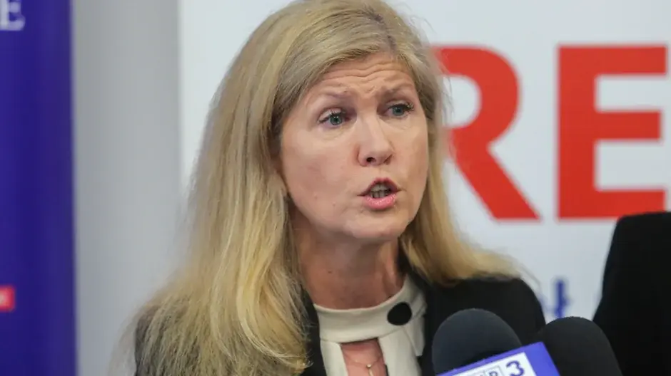 WaveCreator - - Możemy mieć Trumpa w domu?
- Przecież mamy Trumpa w domu.
Posłanka Pi...