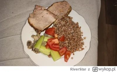 RiverStar - Pieczona karkówa, ogórki, tomejtoł kuhwa i pieczary #jedzzwykopem #gotujz...