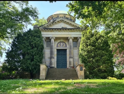 Loskamilos1 - Zbudowane w stylu neoklasycystycznym krematorium, powstałe w 1903 roku,...