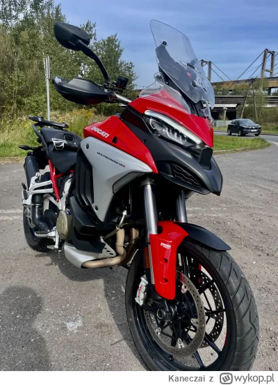 Kaneczai - Dzisiaj na jazdy testowe wleciał angry bird, czyli multistrada V4S. Silnik...