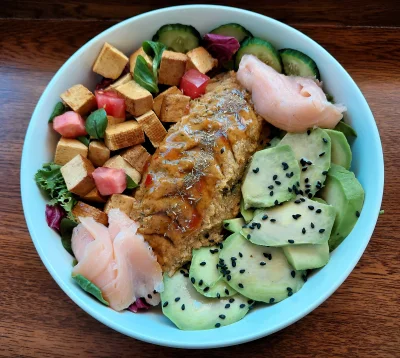 arinkao - Idealny obiad na upały istnieje ( ͡° ͜ʖ ͡° )つ──☆*:・ﾟ 
Łosoś, awokado z czar...