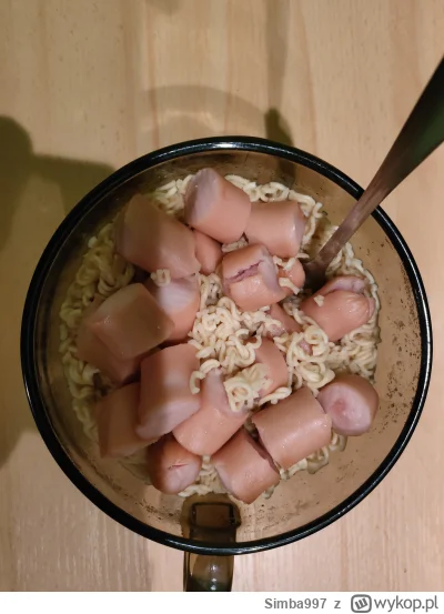 Simba997 - #przegryw GARNIEC PO CHŁOPSKU - dwa wifony złoty kurczak i 3 parówki