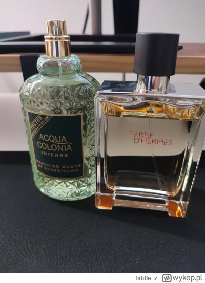 fiddle - W otwarciu to dwa różne zapachy. 
WWOS (4711 Acqua Colonia Intense Wakening ...