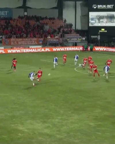 Piotrek7231 - #mecz #mecz Ale fliper xD Pogoń  Siedlce na 1:0  #golgif