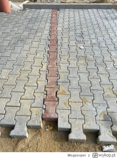 Megasuper - Co tu się o------o