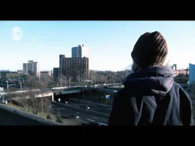 ChlopoRobotnik2137 - jeden z moich ulubionych #film 
Druga Ziemia (2011)
#filmnawiecz...