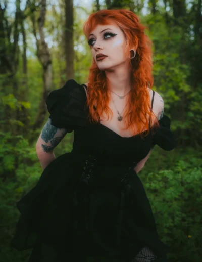 midnightwanderer - #przegryw #alternatywkaboners Ładna kobieta, mimo ze ruda