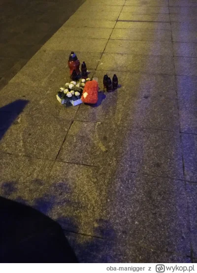 oba-manigger - A co to się stało pod Galerią Katowicka że  znicze i jakieś kwiaty #ka...