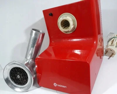 ufoLatajace - @Nemo24: maszynka do mięsa zelmera, która ma 30 lat. Wystarczy co jakiś...