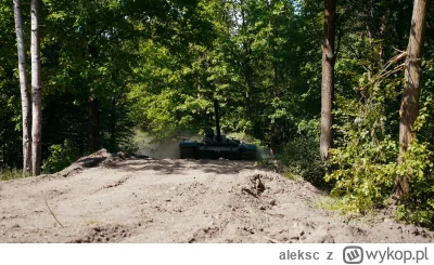 aleksc - Polsce potrzebni są ludzie, którzy zatrzymują czołgi, takim człowiekiem jest...