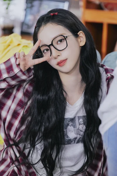 XKHYCCB2dX - #koreanka #karina #aespa