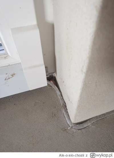 Ale-o-sio-chozii - #budowadomu #budujzwykopem 
Czym wypełnić tę ubytki po wylewkach ?...