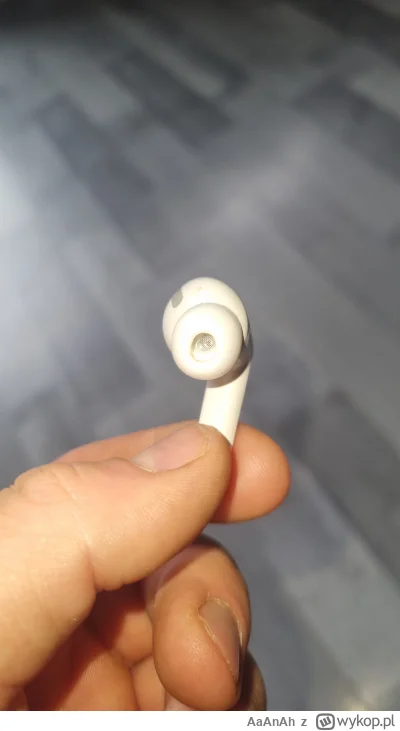 AaAnAh - Często przed spaniem słucham jakieś podcasty lub dokumenty w słuchawkach dou...