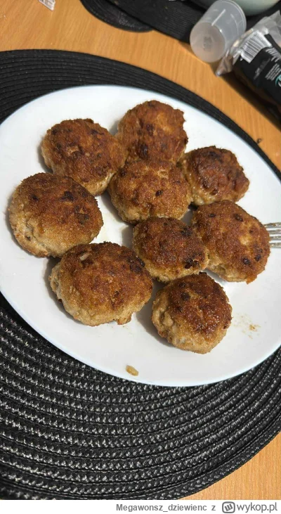 Megawonsz_dziewienc - Czy takie chłopskie mielone zdobędą chociaż jednego plusa? Dużo...