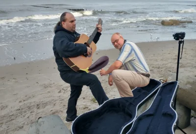 adam-ciwryj69-3 - #kononowicz Wyszedł czeczet na waleta, wypiął bakłażana jak sztylet...