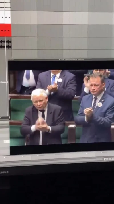 framugabezdrzwi - śmiejecie z Kaczyńskiego, a on jest prawdziwym geniuszem 
#sejm #po...