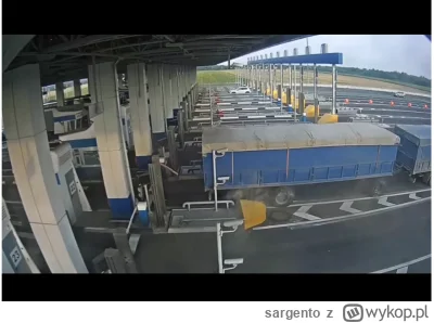 sargento - Czy w tych żółtych osłonach na końcu wysepek bramek autostradowych są jaki...