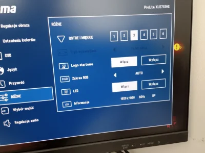 swiezy_chleb - Kupiłem około pół roku temu nowy monitor w komputroniku. Miał mieć on ...