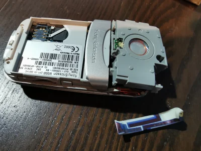 DonRzoncy - Zombifikacja W300i postępuje. Brzeszczotem poobcinałem nadmiar plastiku z...