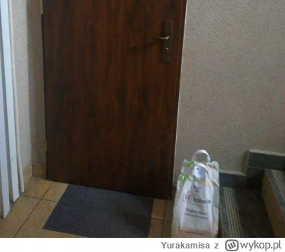 Yurakamisa - Wychodzę dziś przed drzwi mieszkania a tam torba z jedzeniem koło drzwi ...