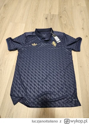 luczjanoitaliano - W końcu przyszła. Wygląda świetnie. 

#juventus #koszulkipilkarski...